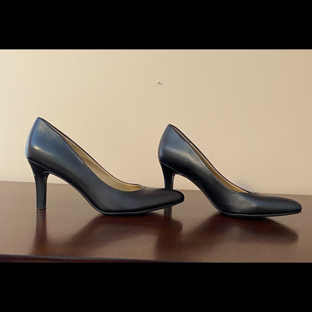 Naturalizer Evie Pumps  Size 6